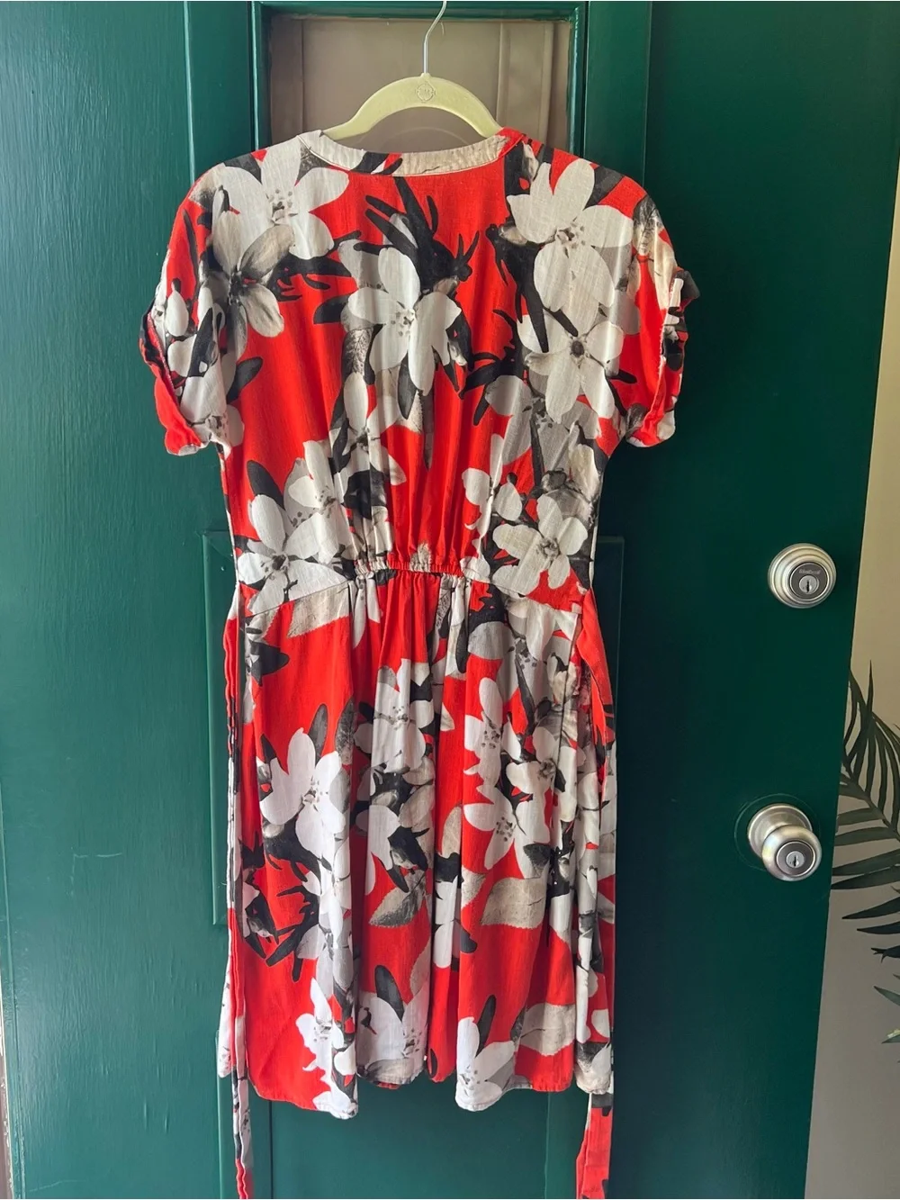 Simply Vera Vera Wang Red Floral Tie-Waist V-Neck Mini Dress - Picture 5 of 6